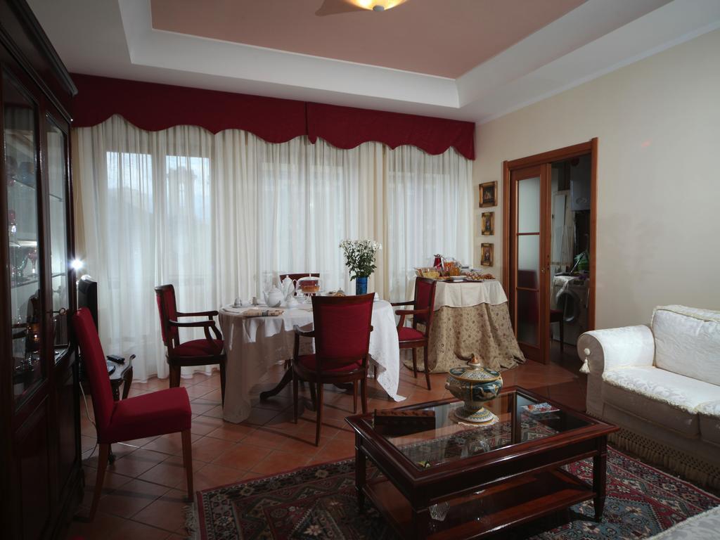 Napoli Porta Di Mare Bed & Breakfast Exterior foto