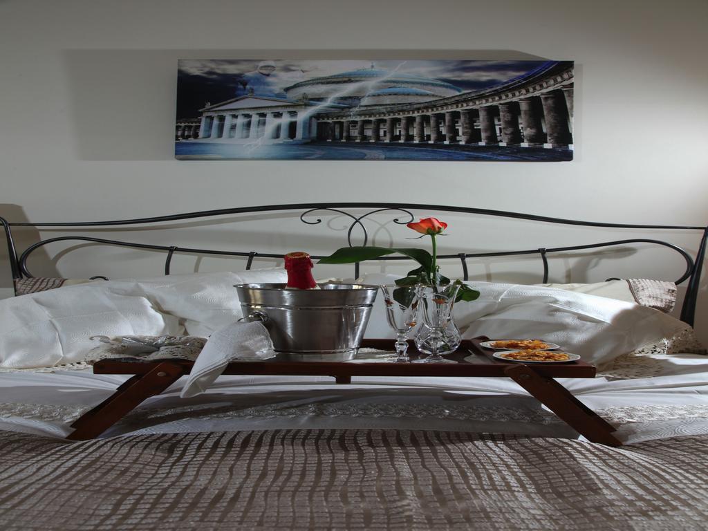 Napoli Porta Di Mare Bed & Breakfast Cameră foto
