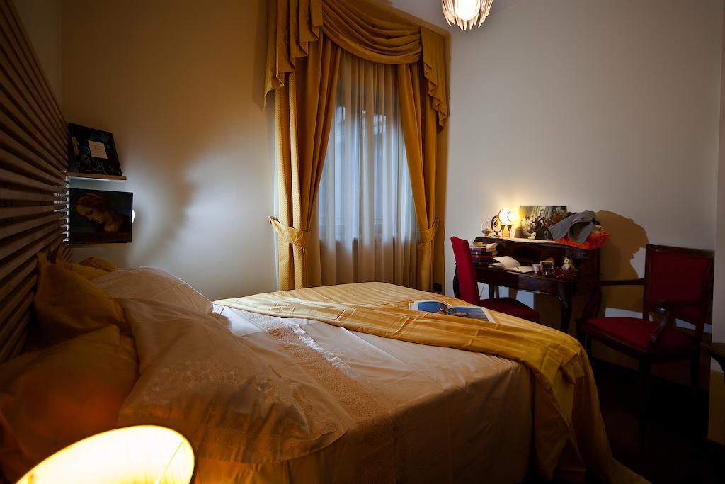 Napoli Porta Di Mare Bed & Breakfast Exterior foto